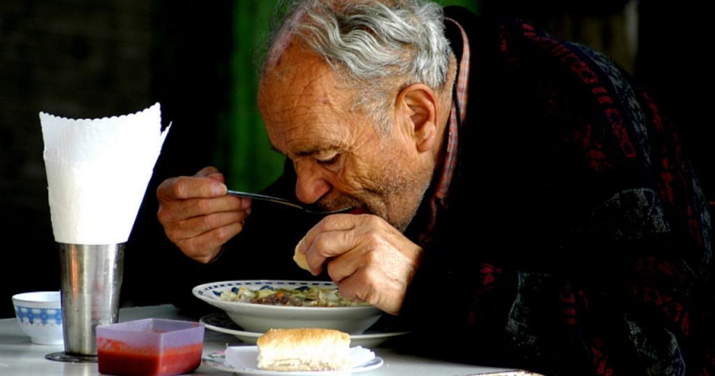 muž v restauraci