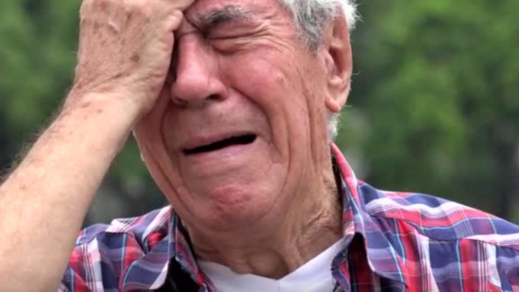 smutný senior