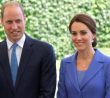 Kate a William stojí vedle sebe