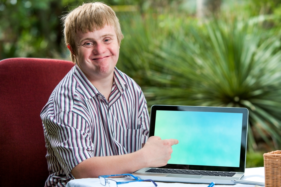 Chlapec s Downovým syndromem