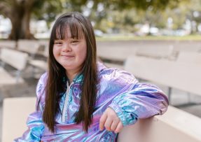 Dívka s Downovým syndromem