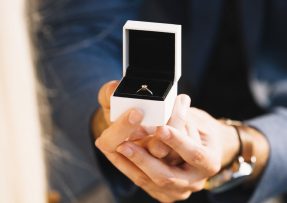 krabička s prstenem