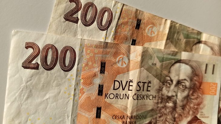 Bankovky v hodnotě 200 korun
