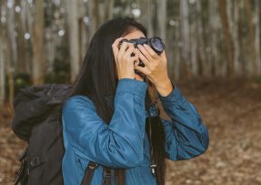 Žena fotografuje