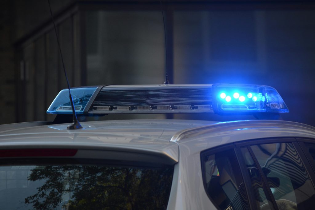 Nebezpečný pedofil utekl před nástupem do vězení. Policie varuje, může být ozbrojený